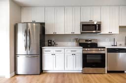 Cozy Casa | Bright Modern Suite | Kitchen + W/D - Image 3
