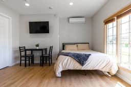 Cozy Casa | Bright Modern Suite | Kitchen + W/D - Image 4