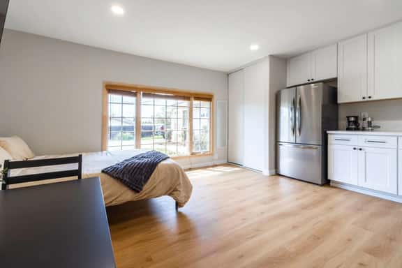 Cozy Casa | Bright Modern Suite | Kitchen + W/D - Image 1