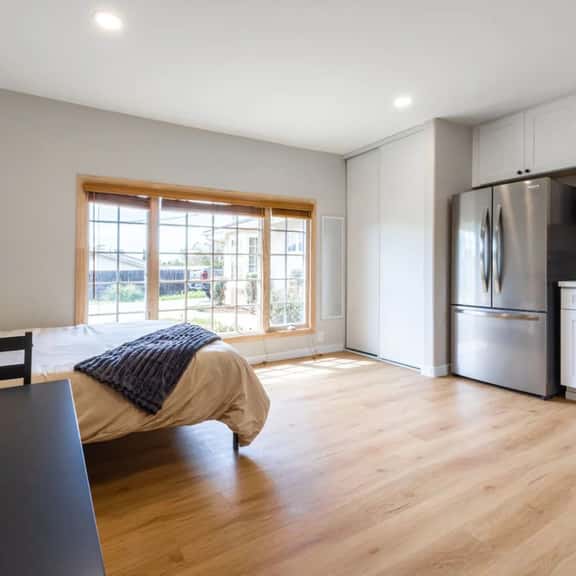 Cozy Casa | Bright Modern Suite | Kitchen + W/D - Image 1