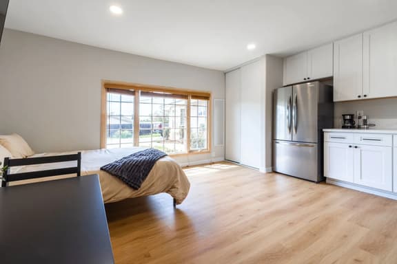 Cozy Casa | Bright Modern Suite | Kitchen + W/D - Image 1
