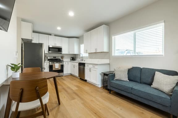 Cozy Casa | Santee Modern Monthly Escape - Image 1